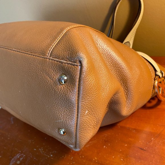 Michael Kors Tan W/Gold Hardware Pebble Leather Bag - Picture 7 of 15